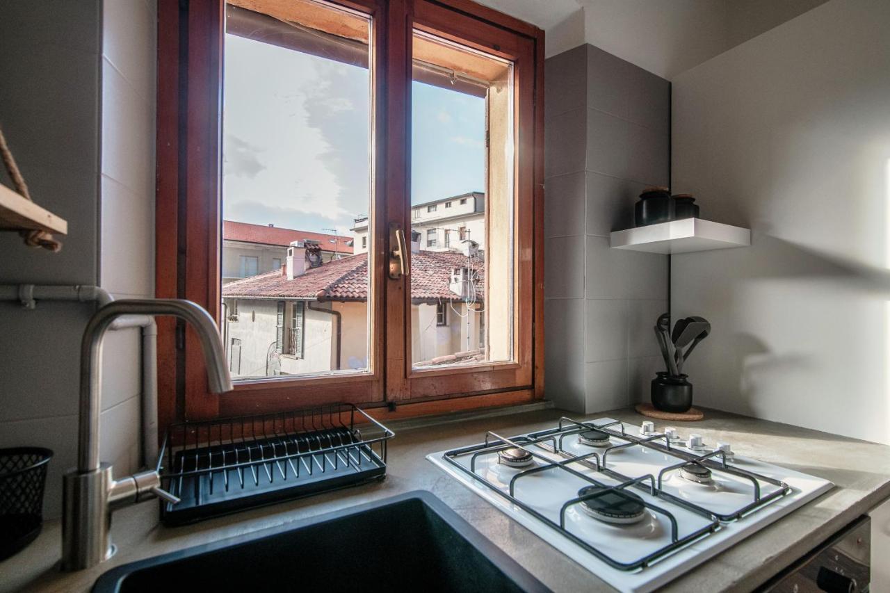 Apartment Piazza Roma By Quokka 360 - Historic Flat In The Centre Of โกโม ภายนอก รูปภาพ
